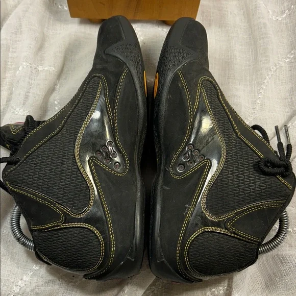Converse high top athletic shoes Dwayne Wade 1h 07 02 - Picture 9 of 15